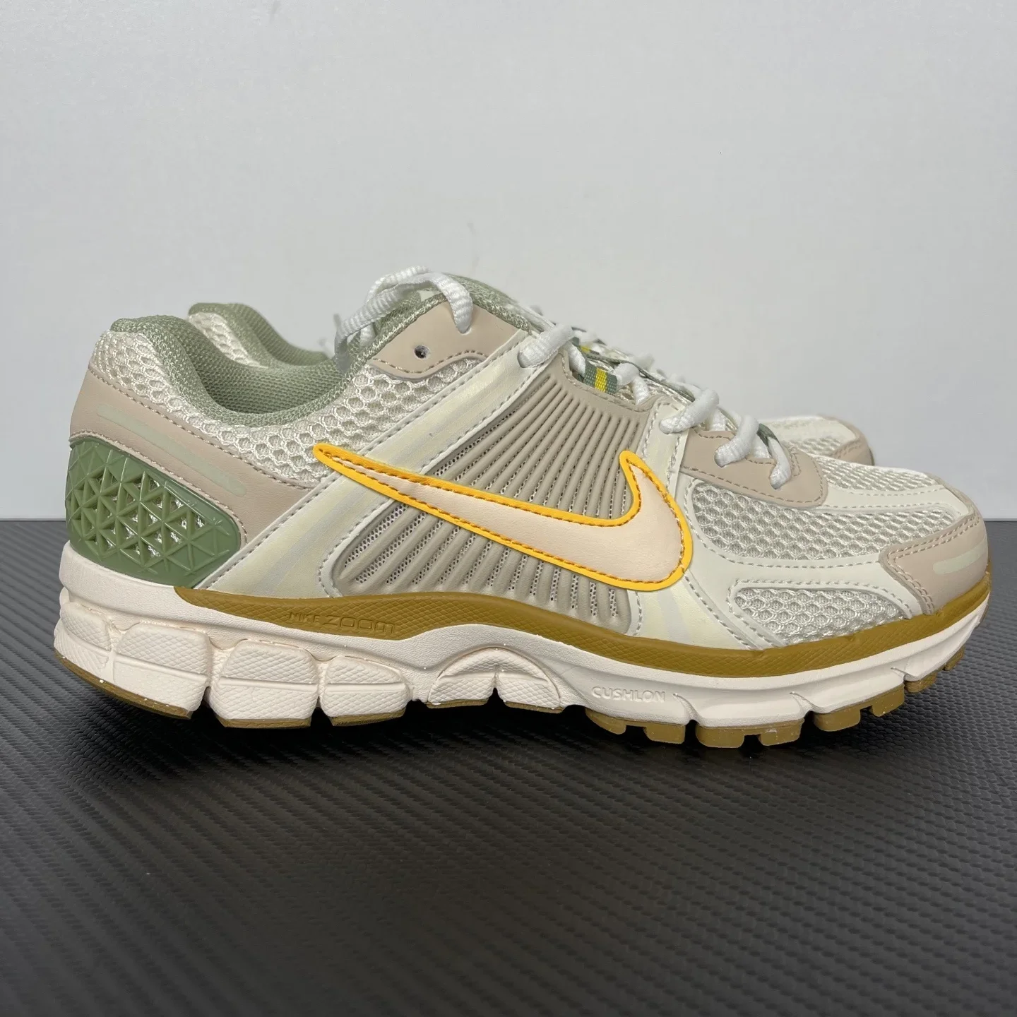 Nike Zoom Vomero 5 米白黃綠