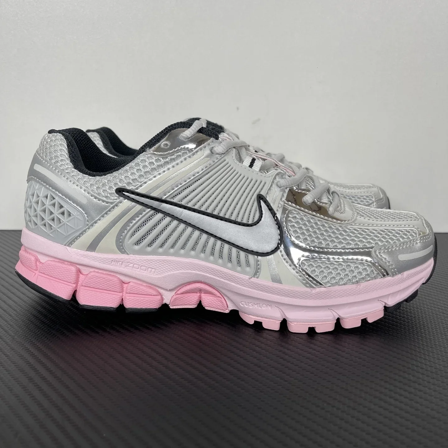 Nike Zoom Vomero 5 銀粉